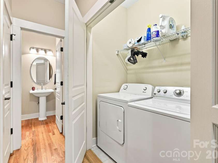 19 Oakhaven Terrace, Asheville, NC 28803.  MLS# CAR4417240, YatesRealty ID 47350. 