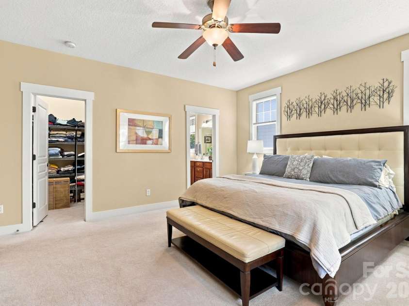 19 Oakhaven Terrace, Asheville, NC 28803.  MLS# CAR4417240, YatesRealty ID 47350. 