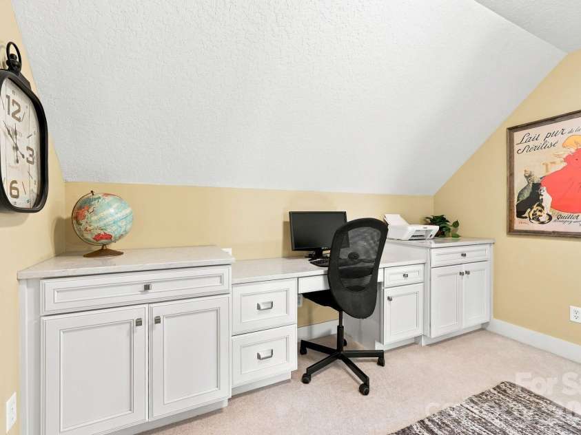 19 Oakhaven Terrace, Asheville, NC 28803.  MLS# CAR4417240, YatesRealty ID 47350. 