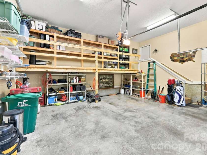 19 Oakhaven Terrace, Asheville, NC 28803.  MLS# CAR4417240, YatesRealty ID 47350. 