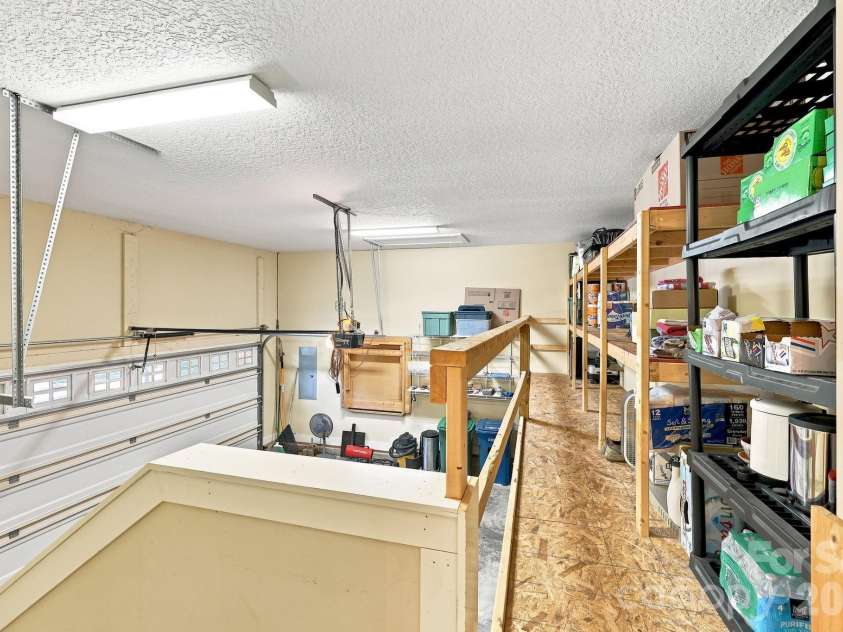 19 Oakhaven Terrace, Asheville, NC 28803.  MLS# CAR4417240, YatesRealty ID 47350. 