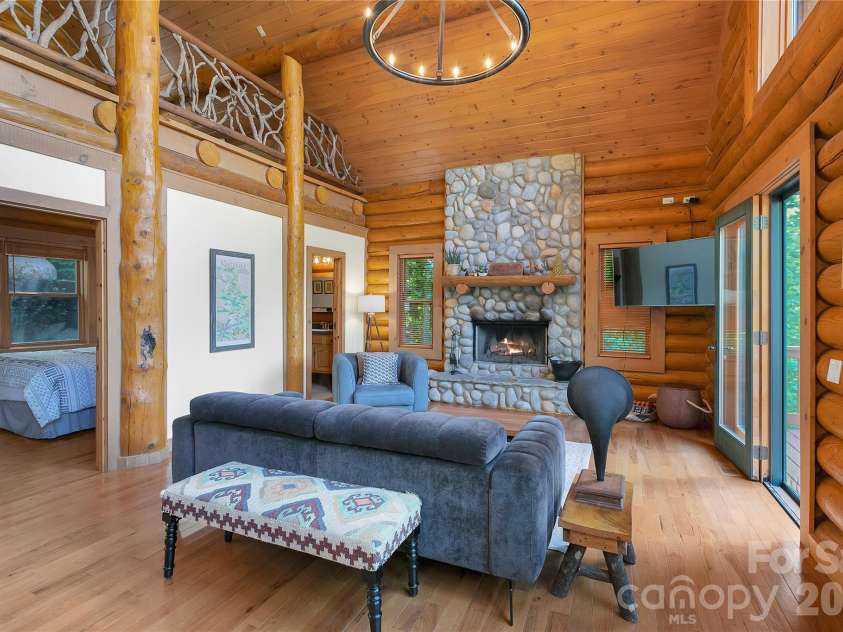 135 Ridge Top Drive, Topton, NC 28781.  MLS# CAR4418835, YatesRealty ID 47353. 