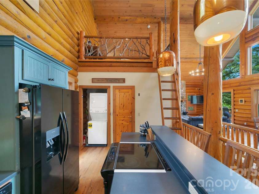 135 Ridge Top Drive, Topton, NC 28781.  MLS# CAR4418835, YatesRealty ID 47353. 
