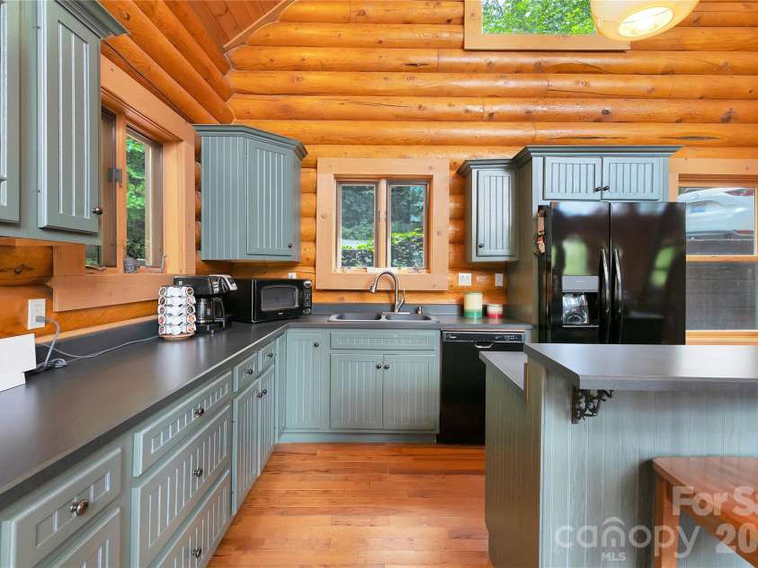 135 Ridge Top Drive, Topton, NC 28781.  MLS# CAR4418835, YatesRealty ID 47353. 