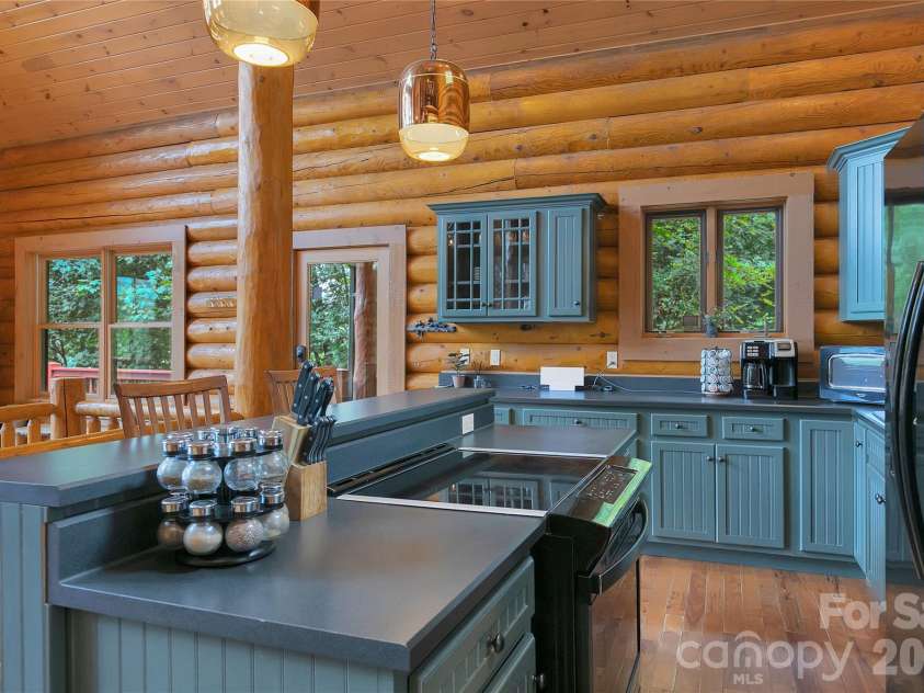 135 Ridge Top Drive, Topton, NC 28781.  MLS# CAR4418835, YatesRealty ID 47353. 