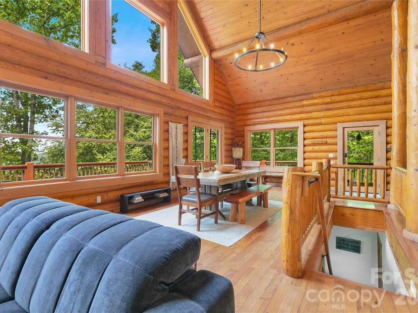 135 Ridge Top Drive, Topton, NC 28781.  MLS# CAR4418835, YatesRealty ID 47353. 