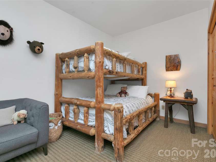 135 Ridge Top Drive, Topton, NC 28781.  MLS# CAR4418835, YatesRealty ID 47353. 