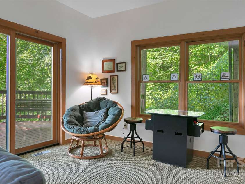 135 Ridge Top Drive, Topton, NC 28781.  MLS# CAR4418835, YatesRealty ID 47353. 