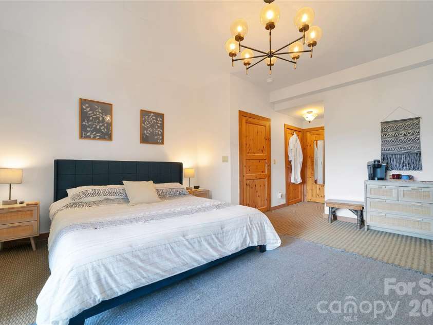 135 Ridge Top Drive, Topton, NC 28781.  MLS# CAR4418835, YatesRealty ID 47353. 