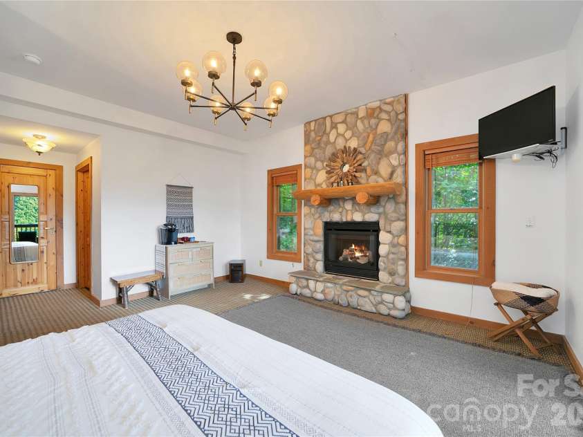 135 Ridge Top Drive, Topton, NC 28781.  MLS# CAR4418835, YatesRealty ID 47353. 