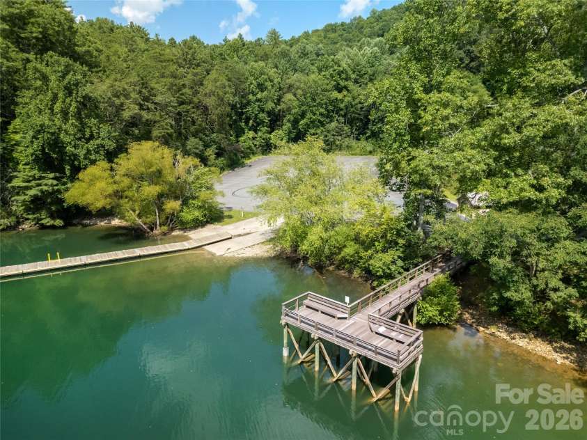 135 Ridge Top Drive, Topton, NC 28781.  MLS# CAR4418835, YatesRealty ID 47353. 