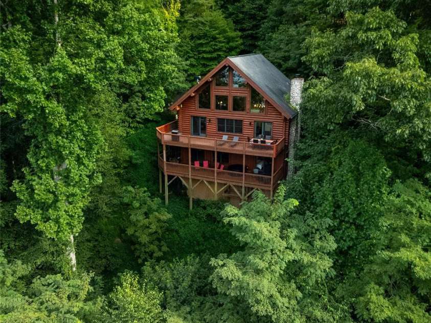 135 Ridge Top Drive, Topton, NC 28781.  MLS# CAR4418835, YatesRealty ID 47353. 