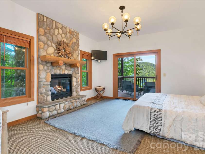 135 Ridge Top Drive, Topton, NC 28781.  MLS# CAR4418835, YatesRealty ID 47353. Primary suite.