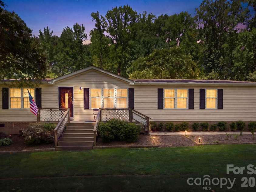 185 Payne Street, Mount Holly, NC 28120.  MLS# CAR4418769, YatesRealty ID 47354. 