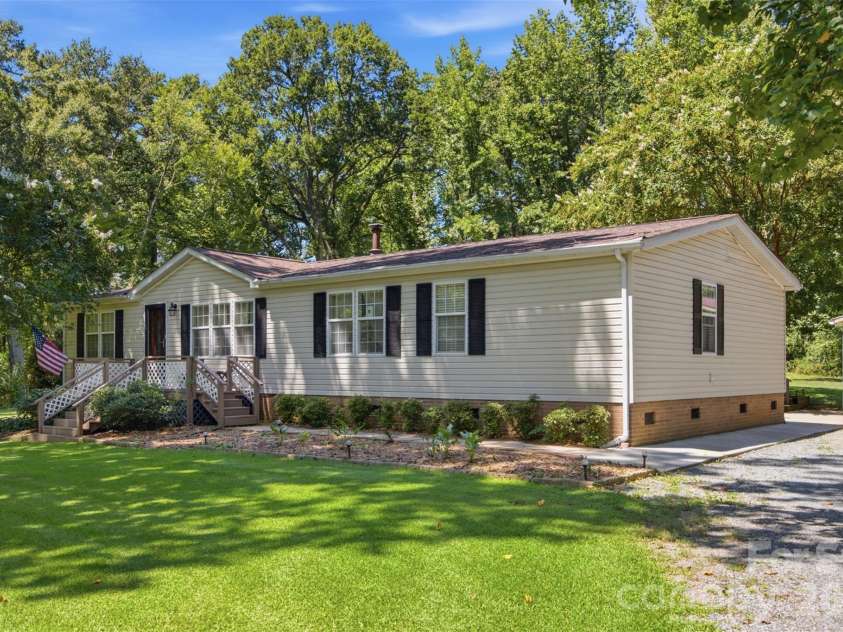 185 Payne Street, Mount Holly, NC 28120.  MLS# CAR4418769, YatesRealty ID 47354. 