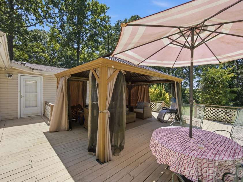 185 Payne Street, Mount Holly, NC 28120.  MLS# CAR4418769, YatesRealty ID 47354. 