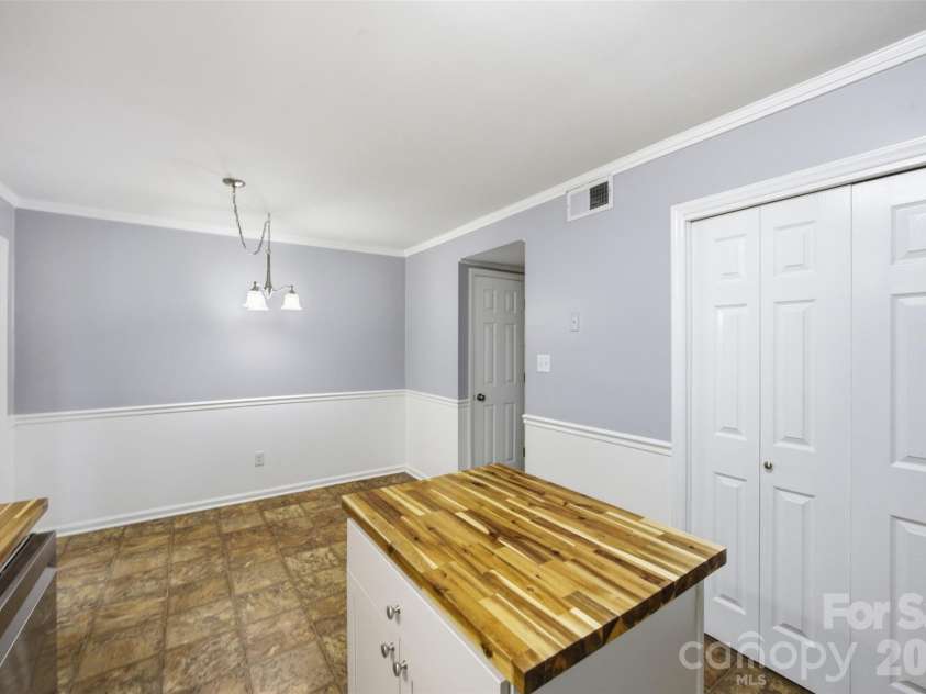 1228 B Oakwood Avenue, Kannapolis, NC 28081.  MLS# CAR4418779, YatesRealty ID 47355. 