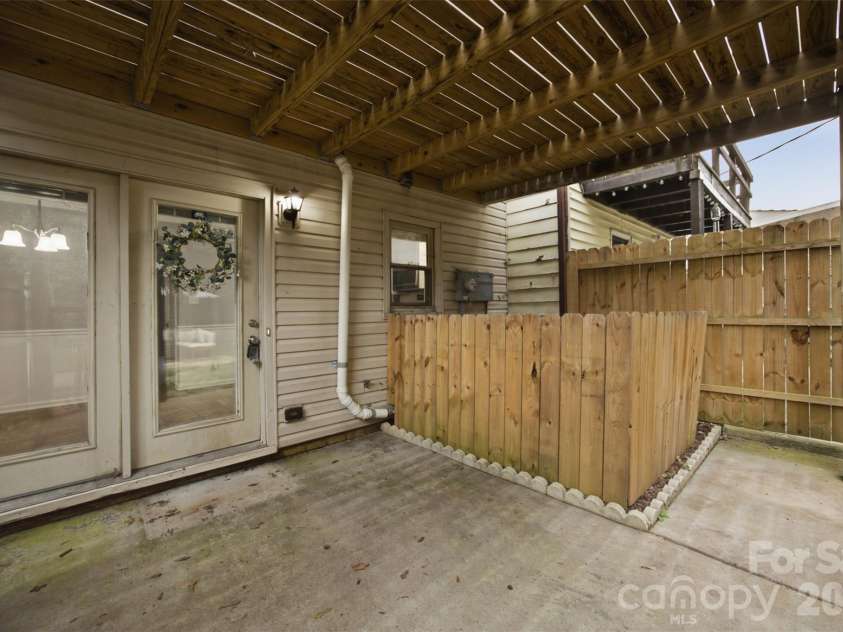 1228 B Oakwood Avenue, Kannapolis, NC 28081.  MLS# CAR4418779, YatesRealty ID 47355. 
