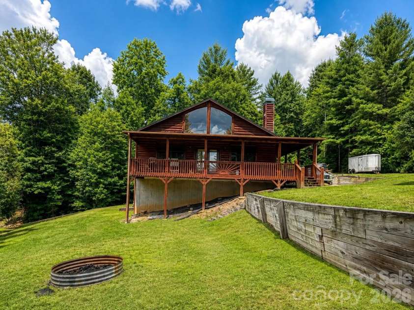 27 Apple Lane, Murphy, NC 28906.  MLS# CAR4418984, YatesRealty ID 47357. 