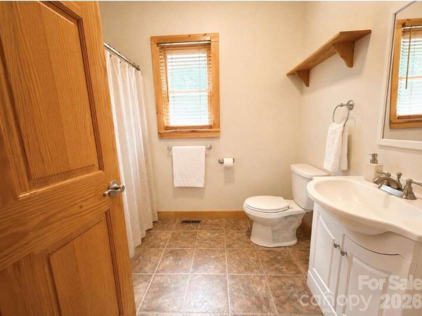 27 Apple Lane, Murphy, NC 28906.  MLS# CAR4418984, YatesRealty ID 47357. 