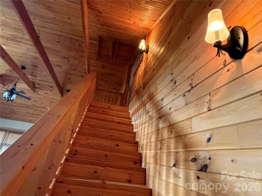 27 Apple Lane, Murphy, NC 28906.  MLS# CAR4418984, YatesRealty ID 47357. 