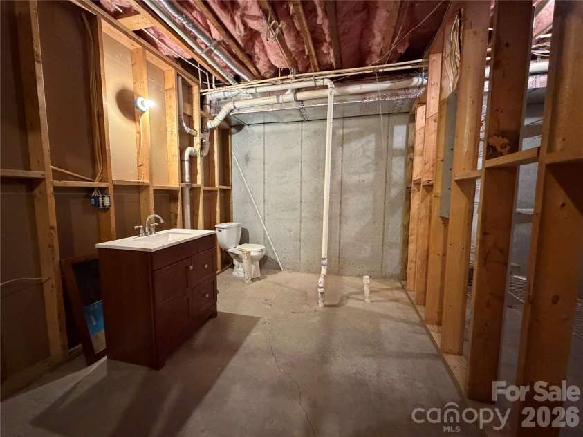 27 Apple Lane, Murphy, NC 28906.  MLS# CAR4418984, YatesRealty ID 47357. 