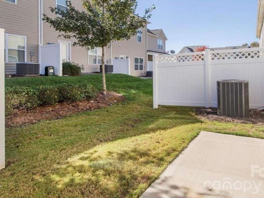 14416 Glendon Hall Lane, Charlotte, NC 28262.  MLS# CAR4418921, YatesRealty ID 47358. 