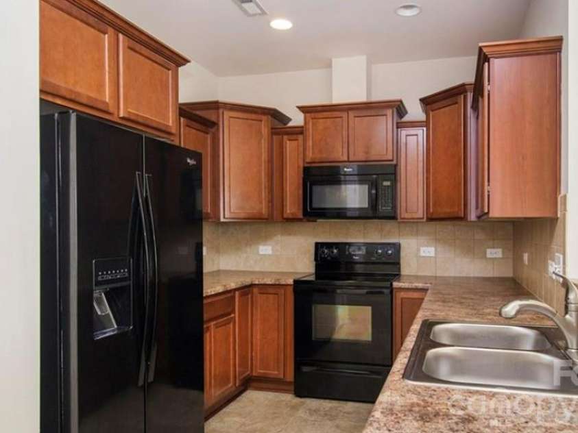 14416 Glendon Hall Lane, Charlotte, NC 28262.  MLS# CAR4418921, YatesRealty ID 47358. 
