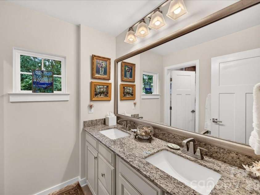 5804 Barrowlands Court, Charlotte, NC 28210.  MLS# CAR4417069, YatesRealty ID 47359. 