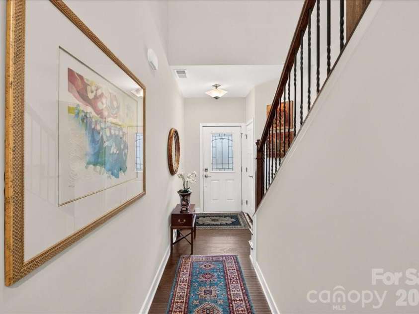 5804 Barrowlands Court, Charlotte, NC 28210.  MLS# CAR4417069, YatesRealty ID 47359. Front hall