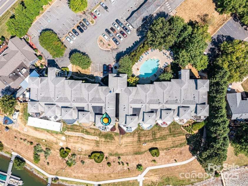 637 Williamson Road, Mooresville, NC 28117.  MLS# CAR4241846, YatesRealty ID 4736. End Unit location provides plenty of natural light within unit and right beside the elevator for easy access!