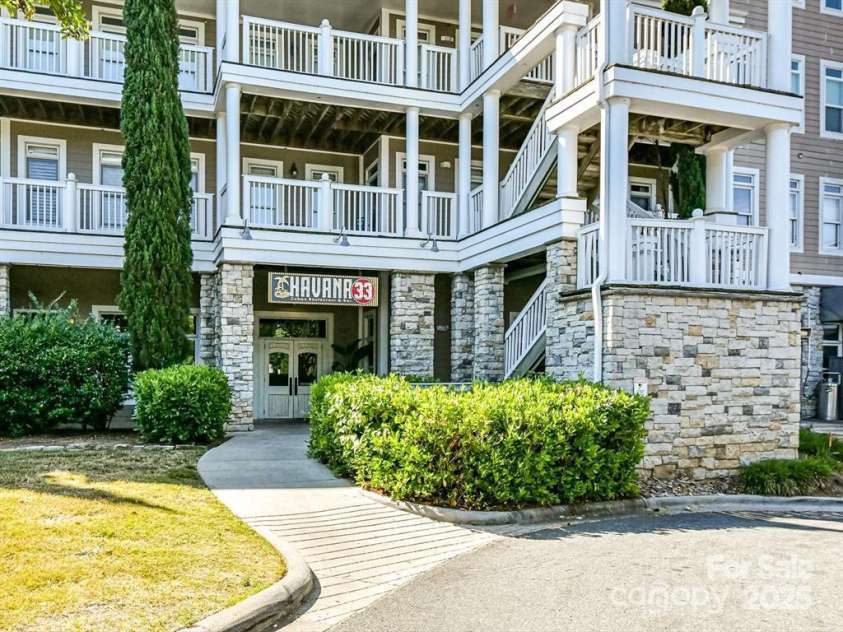 637 Williamson Road, Mooresville, NC 28117.  MLS# CAR4241846, YatesRealty ID 4736. Havana 33 Restaurant