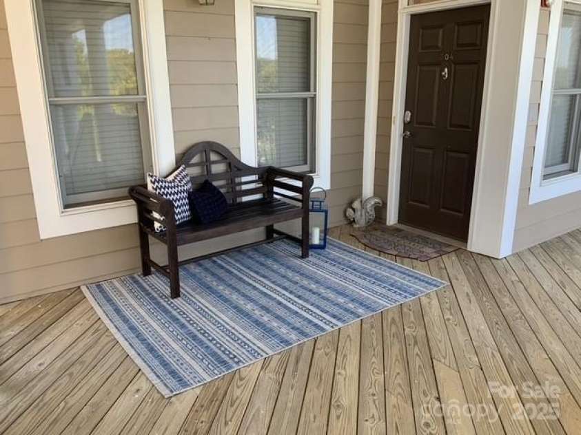 637 Williamson Road, Mooresville, NC 28117.  MLS# CAR4241846, YatesRealty ID 4736. Step off the elevator and you're right at your front door!