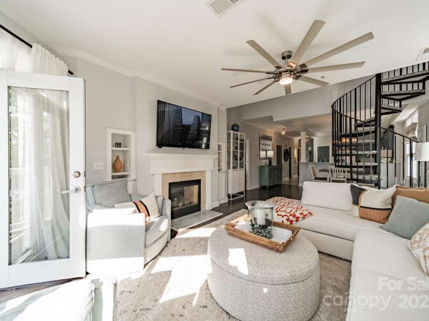 637 Williamson Road, Mooresville, NC 28117.  MLS# CAR4247530, YatesRealty ID 4736. Wonderful open floor plan.