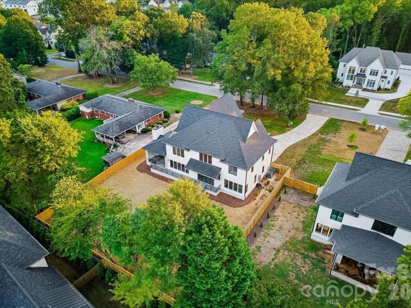 4635 Water Oak Road, Charlotte, NC 28211.  MLS# CAR4415102, YatesRealty ID 47360. 