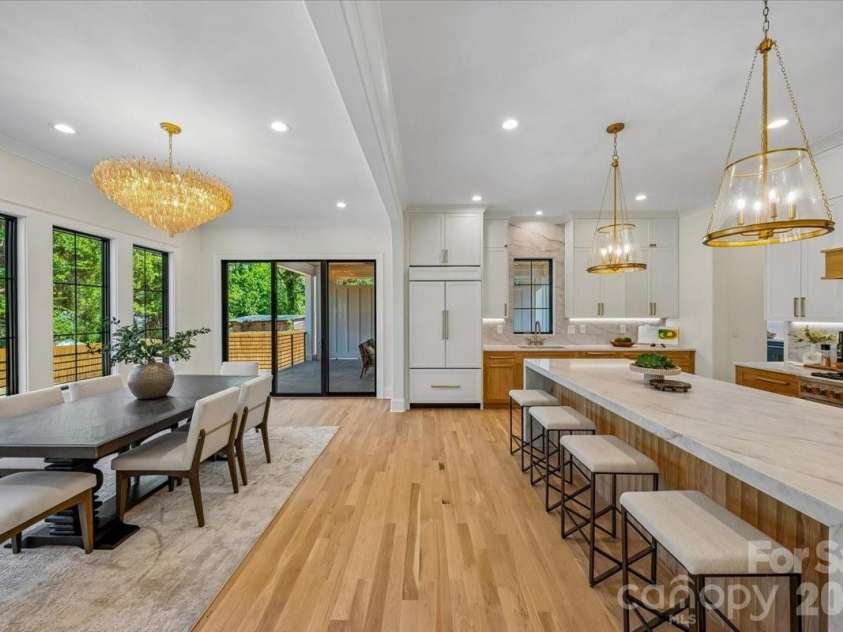 4635 Water Oak Road, Charlotte, NC 28211.  MLS# CAR4415102, YatesRealty ID 47360. 