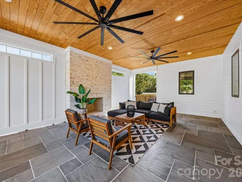 4635 Water Oak Road, Charlotte, NC 28211.  MLS# CAR4415102, YatesRealty ID 47360. 