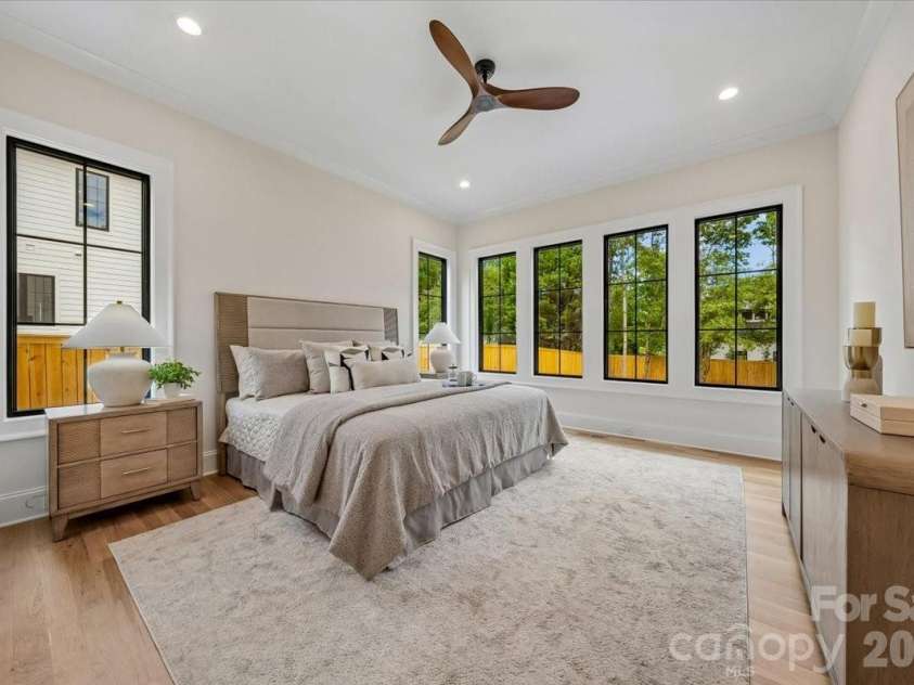4635 Water Oak Road, Charlotte, NC 28211.  MLS# CAR4415102, YatesRealty ID 47360. 