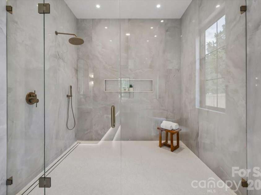 4635 Water Oak Road, Charlotte, NC 28211.  MLS# CAR4415102, YatesRealty ID 47360. 