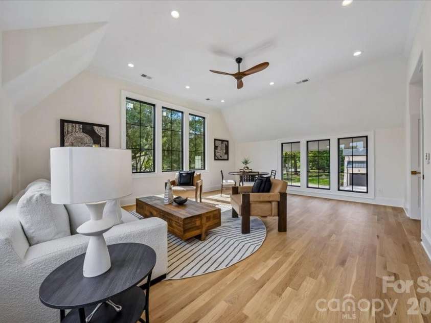 4635 Water Oak Road, Charlotte, NC 28211.  MLS# CAR4415102, YatesRealty ID 47360. 