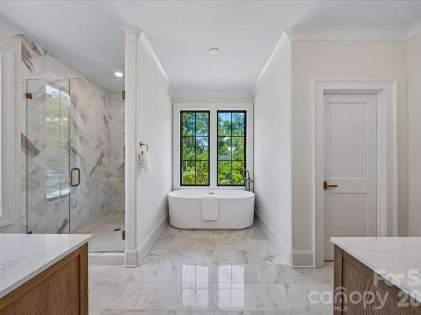 4635 Water Oak Road, Charlotte, NC 28211.  MLS# CAR4415102, YatesRealty ID 47360. 