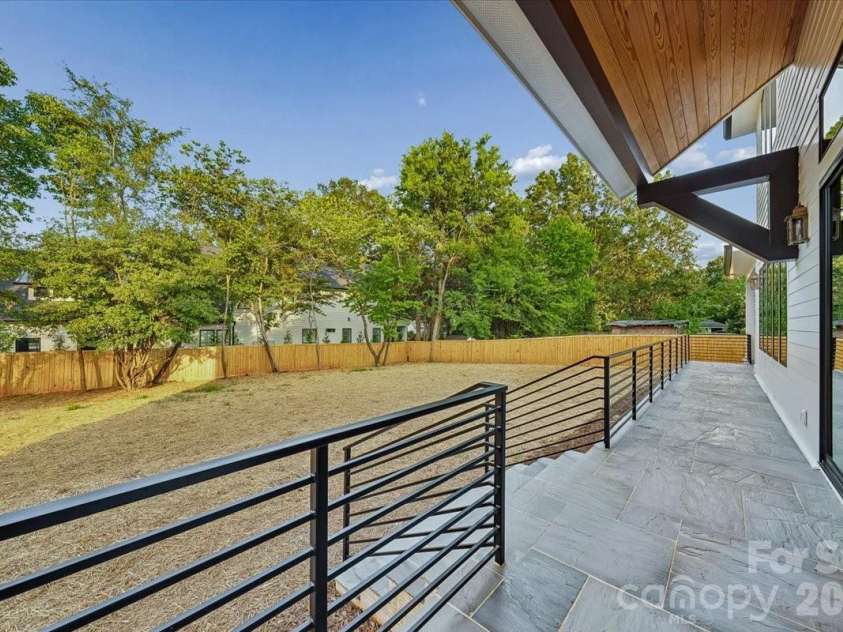4635 Water Oak Road, Charlotte, NC 28211.  MLS# CAR4415102, YatesRealty ID 47360. 
