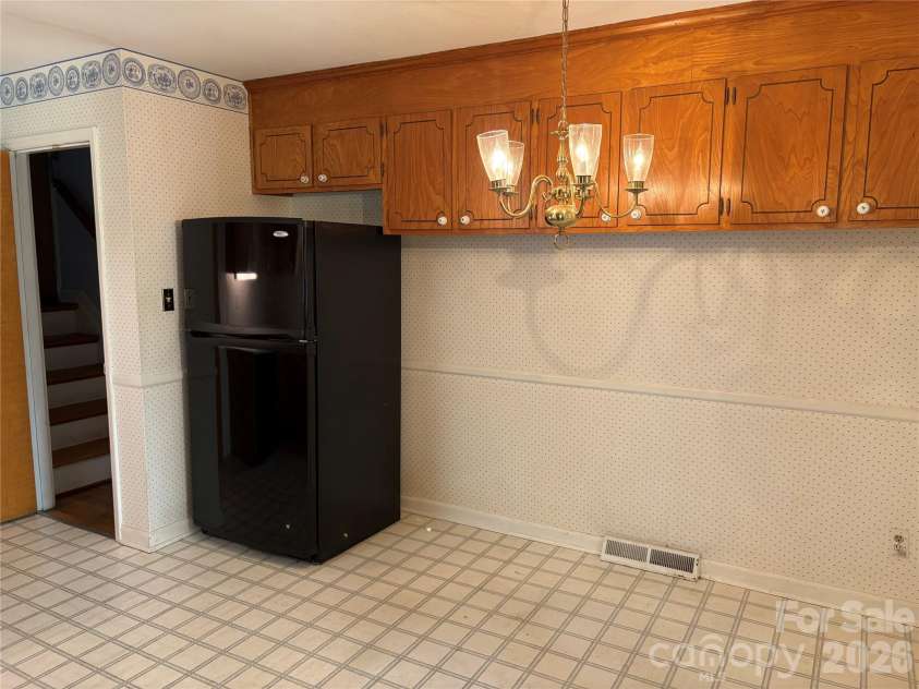 1215 Brockton Lane, Charlotte, NC 28226.  MLS# CAR4418213, YatesRealty ID 47364. 