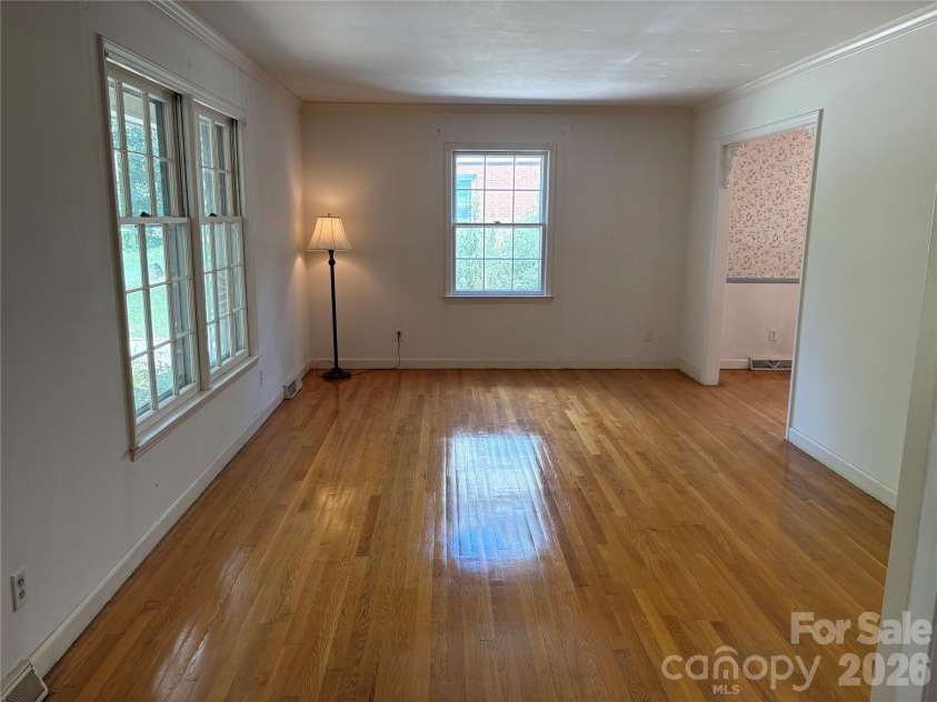 1215 Brockton Lane, Charlotte, NC 28226.  MLS# CAR4418213, YatesRealty ID 47364. 