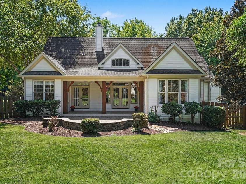 21253 Sandy Cove Road, Cornelius, NC 28031.  MLS# CAR4417192, YatesRealty ID 47365. Fenced backyard