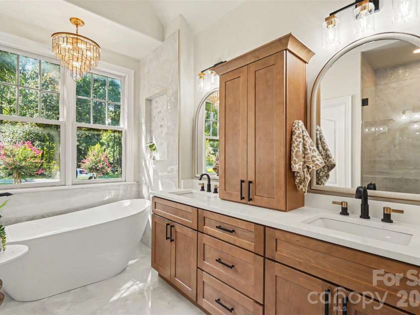 21253 Sandy Cove Road, Cornelius, NC 28031.  MLS# CAR4417192, YatesRealty ID 47365. Primary bath
