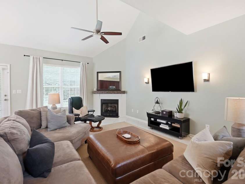 10933 Stone Trail Road, Charlotte, NC 28213.  MLS# CAR4417912, YatesRealty ID 47367. 