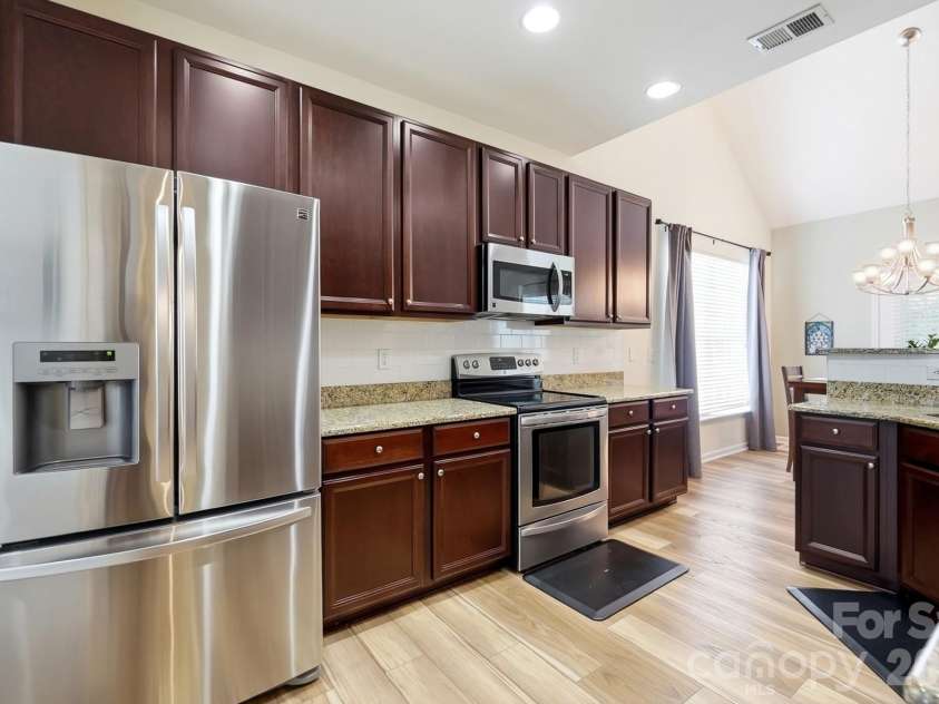 10933 Stone Trail Road, Charlotte, NC 28213.  MLS# CAR4417912, YatesRealty ID 47367. 