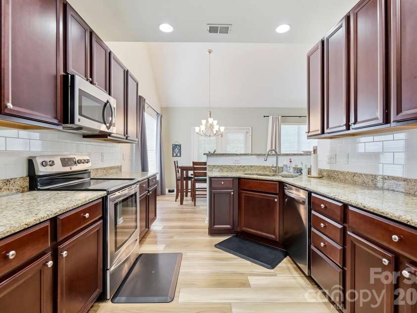 10933 Stone Trail Road, Charlotte, NC 28213.  MLS# CAR4417912, YatesRealty ID 47367. 