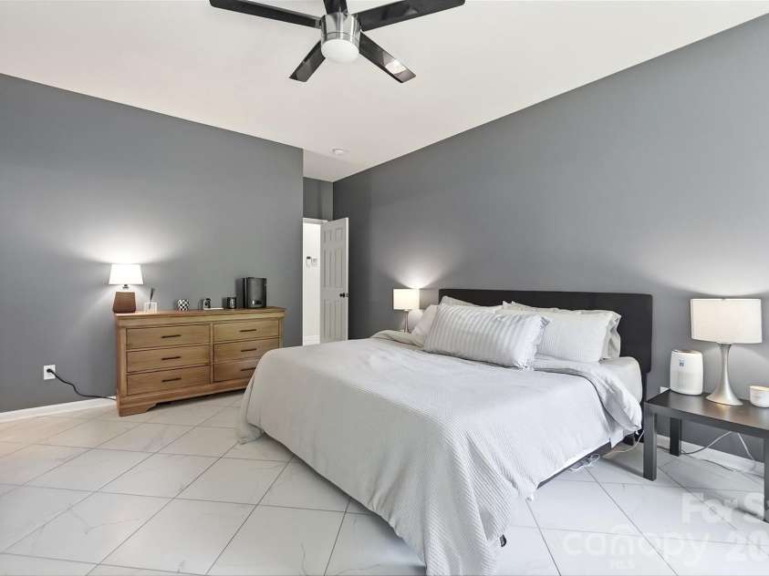 10933 Stone Trail Road, Charlotte, NC 28213.  MLS# CAR4417912, YatesRealty ID 47367. 